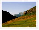 Drakensberg gorge * 605 x 461 * (39KB)